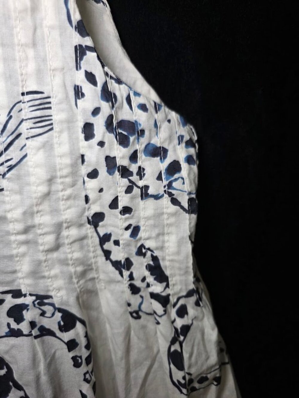 Desmond & Dempsey Sleeveless Pleated Cami Top in The Jag XL - Picture 4 of 9